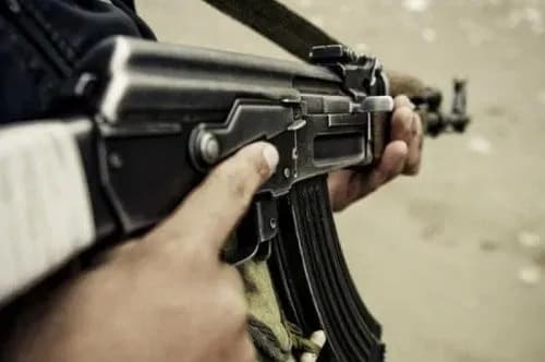 u-zaporizki-oblasti-okupanti-obstrilyali-avto-z-tsivilnimi-ye-zagibli