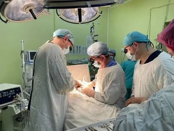 u-lvovi-zapratsyuvala-filiya-stolichnogo-tsentru-dityachoyi-kardiologiyi-prooperuvali-21-dennu-divchinku