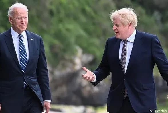 dzhonson-ta-bayden-obgovorili-vidmovu-vid-rosiyskoyi-nafti