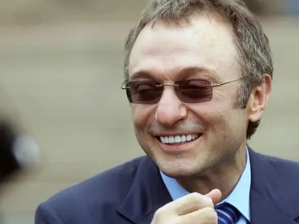 na-fidzhi-zaareshtuvali-yakhtu-yaku-povyazuyut-iz-rosiyskim-oligarkhom-kerimovim