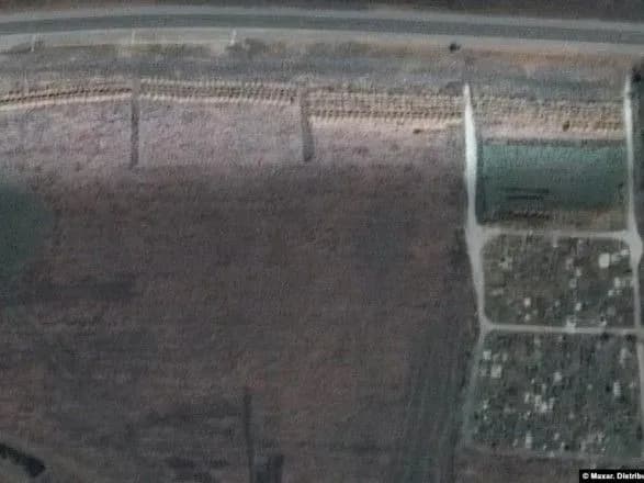 zmi-suputnik-zafiksuvav-300-metrovu-bratsku-mogilu-u-mangushi