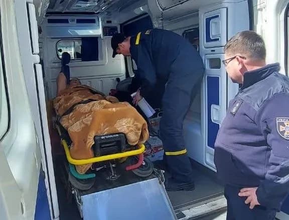 na-donechchini-pid-obstril-potrapili-ryatuvalniki-ye-poraneniy