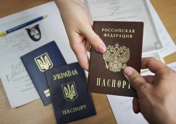 okupanti-rozpochali-priyom-pensioneriv-z-metoyu-postanovki-yikh-na-oblik-dlya-nibito-podalshoyi-vidachi-pensiy