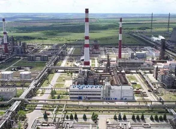 okupanti-chotiri-razi-vdarili-po-kremenchutskomu-npz-golova-poltavskoyi-ova