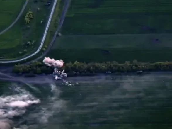 ukrayinski-viyskovi-rozgromili-kolonu-vorozhoyi-tekhniki