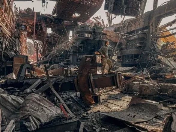 mistse-smerti-ta-zhittya-zakhisnik-mariupolya-pokazav-proschalni-foto-z-azovstali