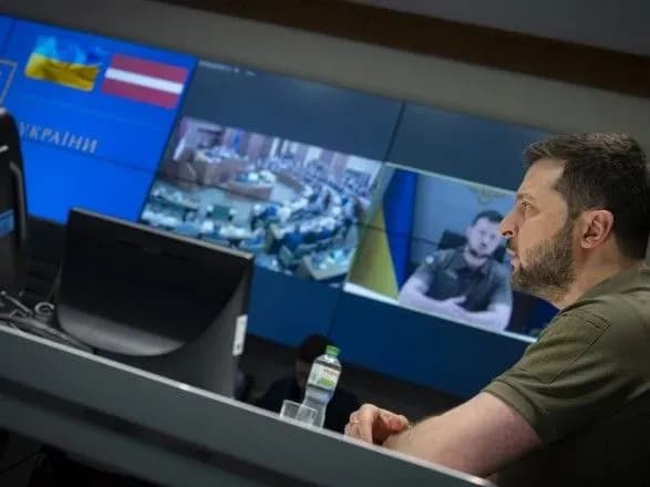 rosiya-ne-obmezhitsya-ukrayinoyu-yiy-potribni-y-krayini-baltiyi-zelenskiy-zvernuvsya-do-seymu-latviyi