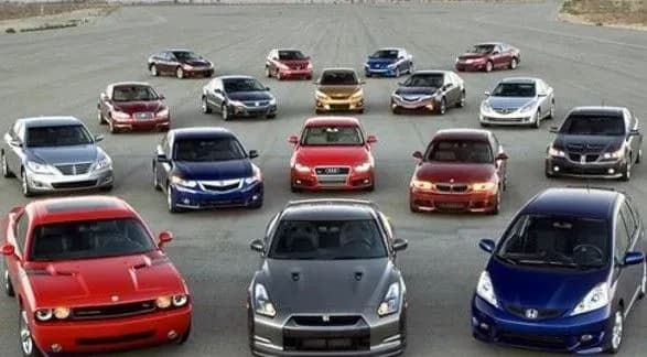 v-rosiyi-vipusk-legkovikh-avtomobiliv-obvalivsya-na-85