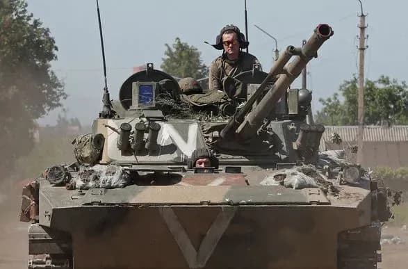 rashisti-schosili-namagayutsya-zakhopiti-syevyerodonetsk-i-pererizati-trasu-lisichansk-bakhmut-gayday