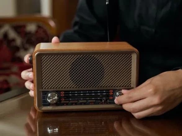 gimn-ukrayini-u-pryamomu-efiri-nevidomi-zlamali-rosiyske-radio