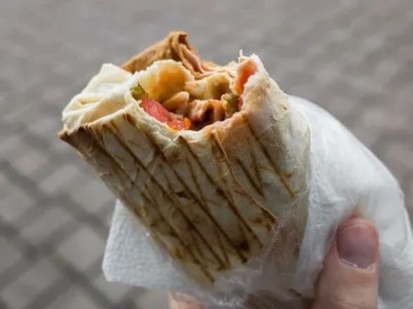 u-kiyevi-zafiksuvali-13-vipadkiv-kharchovogo-otruyennya-shaurmoyu