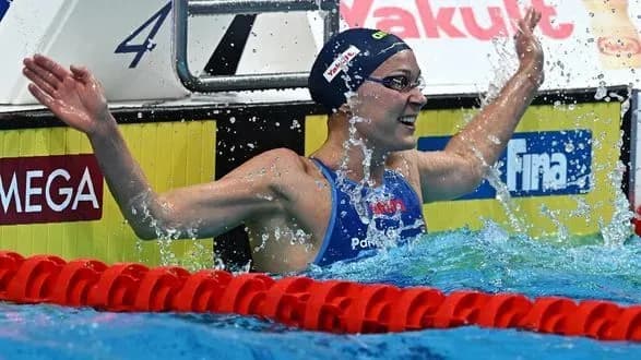 shvedka-sostrem-vchetverte-pospil-viborola-titul-chempionki-svitu-na-distantsiyi-50-m-baterflyayem-sered-zhinok