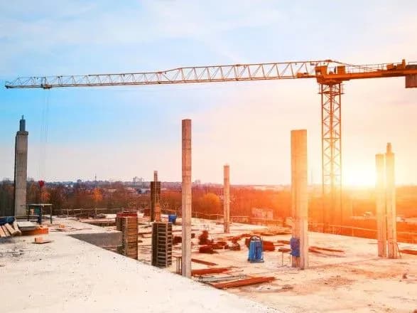 brak-kadriv-ta-defitsit-materialiv-yak-vidnovlyuyetsya-rinok-budivnitstva-zhitla-ta-chi-podorozhchayut-kvartiri