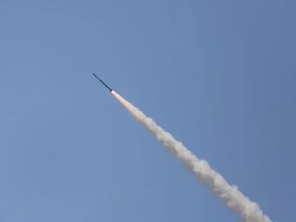 vorozhiy-raketniy-udar-po-toretsku-zaginula-simya-z-trokh-osib