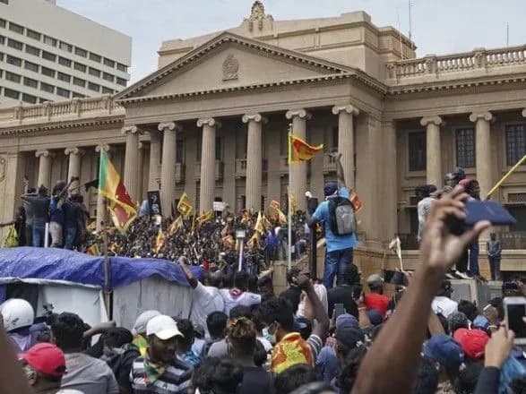 masovi-protesti-na-shri-lantsi-postrazhdalo-ponad-100-lyudey