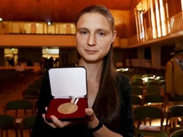 zelenskiy-vidznachiv-ordenom-ukrayinku-yaka-otrimala-nayprestizhnishu-matematichnu-nagorodu