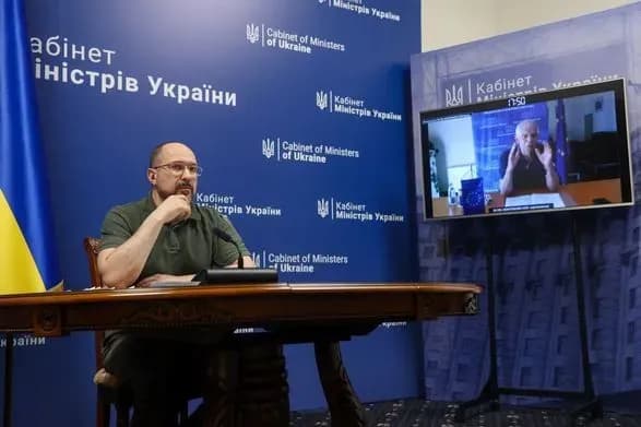 ukrayina-rozrakhovuye-na-ukladennya-promislovogo-bezvizu-priyednannya-do-yevropeyskoyi-zoni-roumingu-ta-zoni-platizhnogo-prostoru-shmigal-obgovoriv-integratsiyu-v-yes-z-borrelem