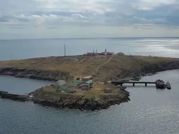 ok-pivden-okupanti-zdiysnili-sprobu-dobiti-ti-zalishki-tekhniki-scho-pokinuti-nimi-na-ostrovi-zmiyinomu