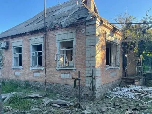 obstril-nikopolya-okupanti-skeruvali-ponad-60-snaryadiv-na-zhitlovi-kvartali-ta-misku-infrastrukturu