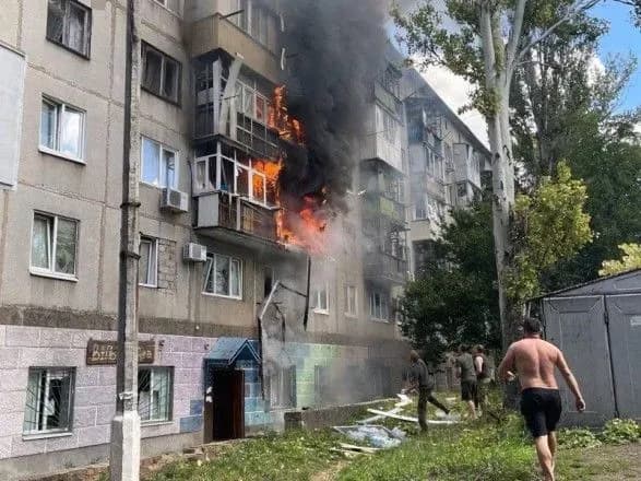 okupanti-vdarili-po-tsentru-kramatorska-ye-zagibliy-golova-ova