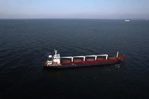 sudno-razoni-z-ukrayinskim-zernom-zayshlo-do-chornomorskogo-vkhodu-v-protoku-bosfor