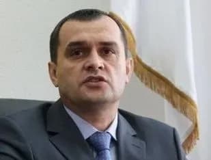 biznes-spilnikam-eksglavi-mvs-ukrayini-zakharchenka-povidomili-pro-pidozru