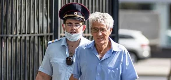 rosiyskogo-politika-gozmana-zasudili-za-porivnyannya-stalina-z-gitlerom