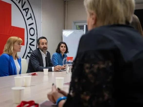 zhinki-zi-stali-zaproponuvali-mkchkh-obyednati-zusillya-schob-posiliti-organizatsiyu-u-vikonanni-yiyi-misiyi-schodo-viyskovopolonenikh