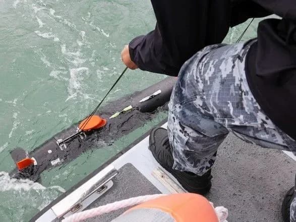 ukrayina-otrimaye-shist-pidvodnikh-droniv-vid-velikoyi-britaniyi-genshtab