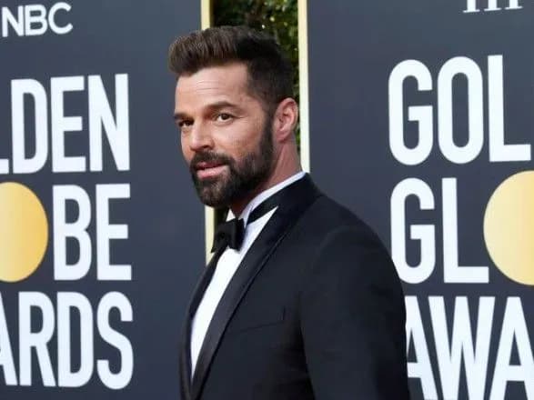 riki-martin-podav-pozov-na-20-mln-dol-proti-svogo-21-richnogo-pleminnika-za-zvinuvachennya-v-intsesti