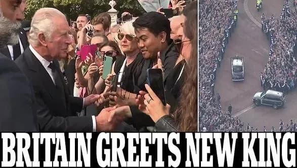 korol-charlz-iii-pribuv-do-bukingemskogo-palatsu-yogo-vitav-tisyachniy-natovp
