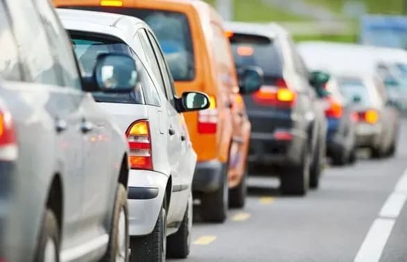 po-sushi-i-po-moryu-oprilyudneno-kadri-z-evakuatsiyi-meshkantsiv-okupovanoyi-khersonschini