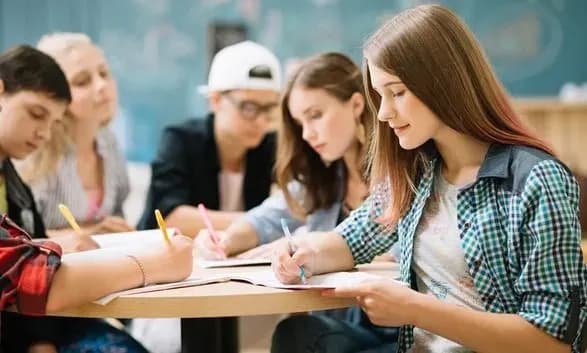 bezkoshtovni-kursi-inozemnikh-mov-dlya-pidlitkiv-z-ukrayini-yak-doluchitisya-do-initsiativi