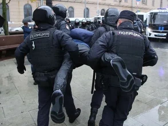 drugiy-den-protestiv-u-dagestani-proti-mobilizatsiyi-lyudey-rozganyali-nervovo-paralitichnim-gazom