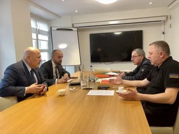 spetsialisti-mks-zmozhut-provoditi-slidchi-diyi-v-ukrayini-zelenskiy-pidpisav-zakon