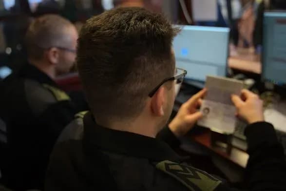 masovani-raketni-udari-po-teritoriyi-ukrayini-skilki-ukrayintsiv-viyikhali-do-polschi-za-ostannyu-dobu