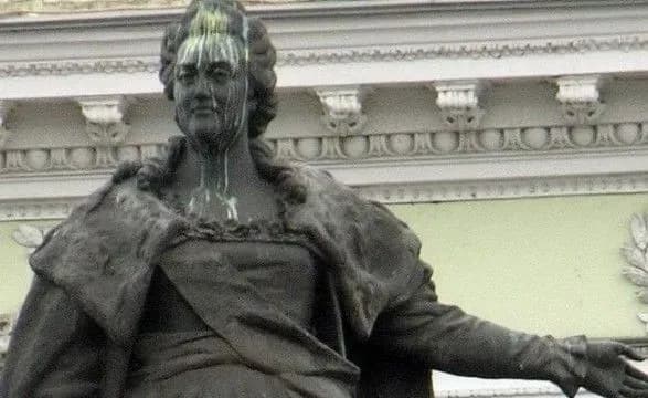 bilshist-odesitiv-pidtrimali-demontazh-pamyatnika-katerini-ii-pitannya-vinesut-na-sesiyu