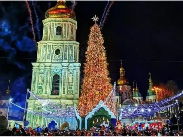 u-kiyevi-zaklikayut-ne-vstanovlyuvati-golovnu-yalinku-krayini-petitsiya