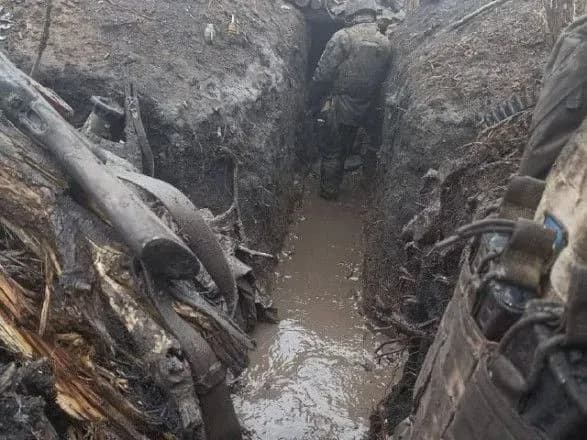 nashi-zakhisniki-prosto-titani-u-merezhi-shiryatsya-foto-z-pozitsiy-na-bakhmutskomu-napryami