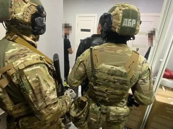 na-lvivschini-nakrili-skhemu-z-nulovim-rozmitnennyam-avtomobiliv