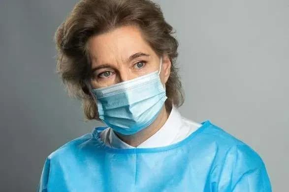 z-prikhodom-omicron-letalnist-vid-covid-19-za-danimi-vooz-vpala-na-90-golubovska