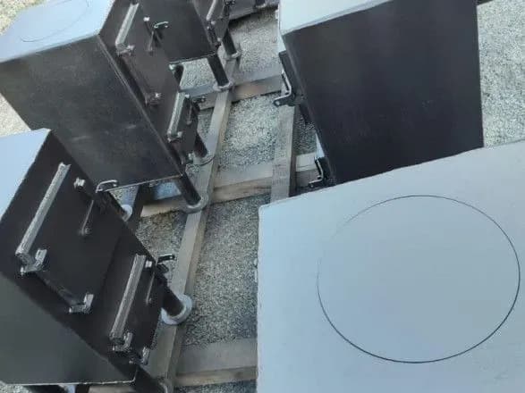 zhinki-zi-stali-zigrivayut-front-ukrayinskim-zakhisnikam-peredayut-100-pichok-burzhuyok