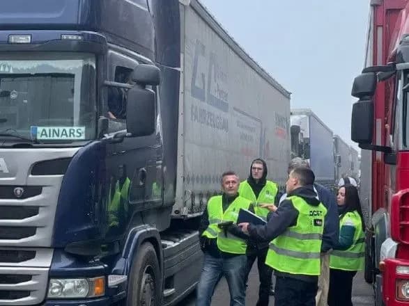 na-kordoni-ukrayini-ta-polschi-z-12-grudnya-zapratsyuye-yecherga