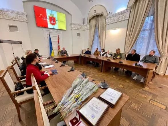 ibox-bank-otrimav-pochesnu-vidznaku-za-volonterstvo