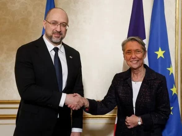 kiyiv-ochikuye-vid-parizha-spriyannya-nabuttya-ukrayinoyu-chlenstva-v-yes