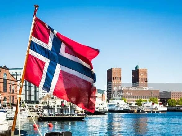 norvegiya-nadislala-ukrayini-10-tis-artileriyskikh-snaryadiv