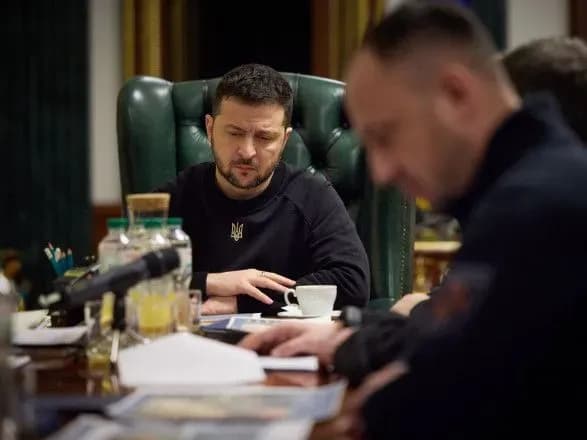 zelenskiy-proviv-naradu-schodo-tragediyi-u-dnipri-doruchiv-prishvidshiti-otrimannya-dopomogi-postrazhdalimi