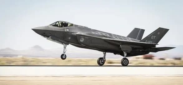 niderlandski-vinischuvachi-f-35-pribuli-do-polschi