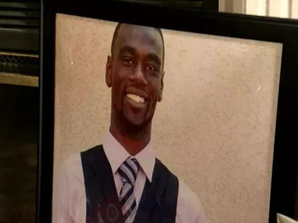 u-ssha-afroamerikanets-pomer-pislya-zatrimannya-oprilyudnili-zhorstoke-video-areshtu