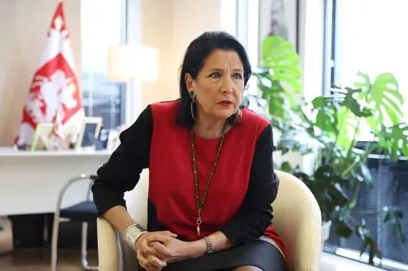 rosiya-maye-diznatisya-de-prokhodyat-yiyi-kordoni-prezident-gruziyi